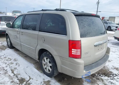 2009 Chrysler Town & Country Touring из США, поврежденный, VIN 2A8HR541X9R591104